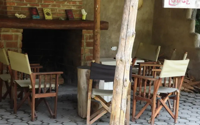Bougainvillea Safari Lodge