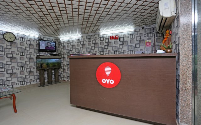 OYO 9786 Hotel Aerolook