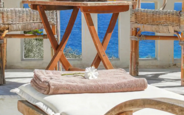 Armonia Bay Hotel