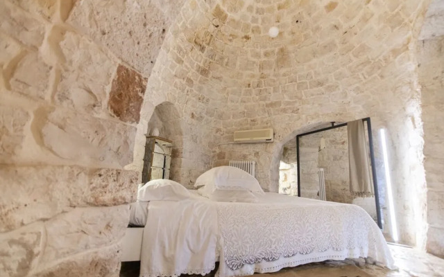 Trullo e Lamie Fiabeschi con Piscina Privata