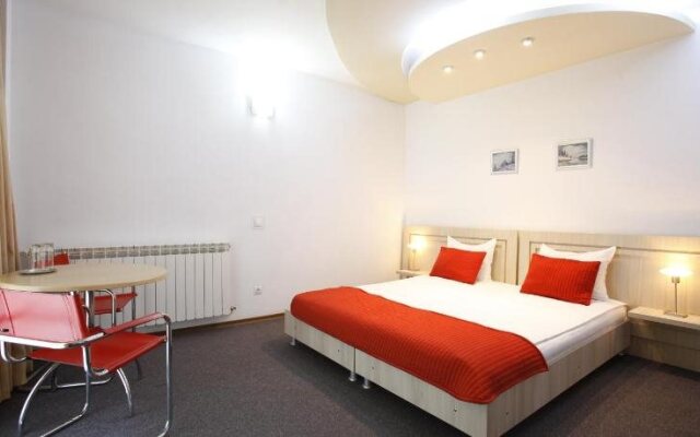 Roberto Hotel