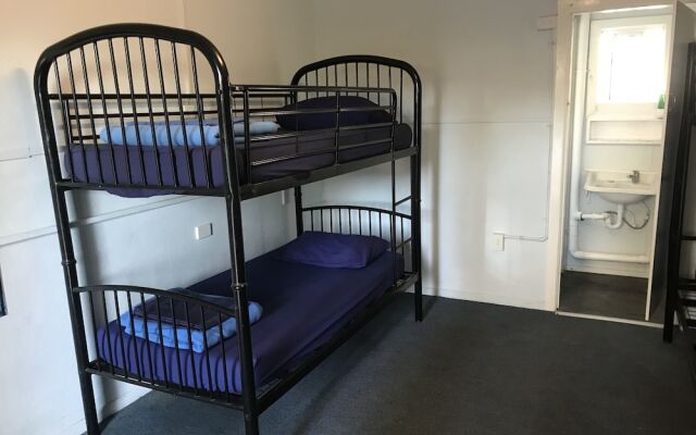 Down Under Hostels by the beach