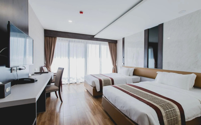 Golden Jomtien Beach Hotel