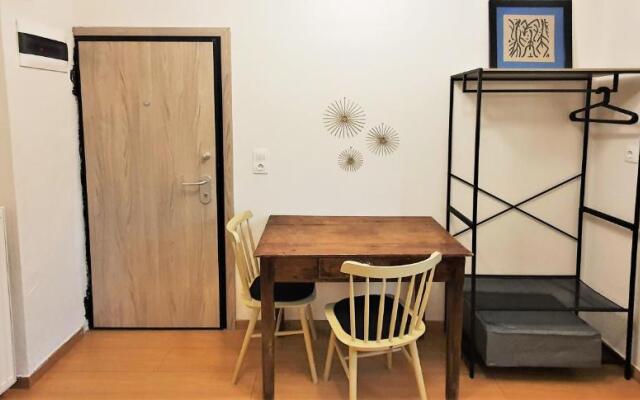 1951 Suites