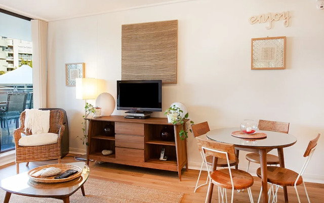 Homebush Bay Self-Contained Modern Two-Bedroom Apartments (BEN)
