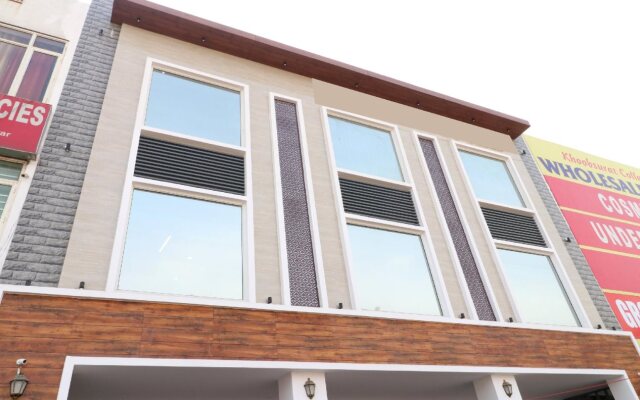 West Inn By OYO Rooms