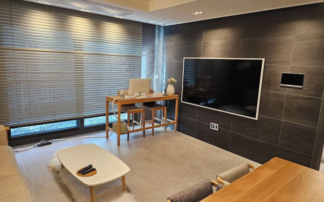 Daylight Lagomar Pension