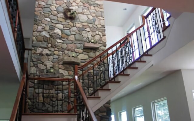 Edgewater Estate - Five Bedroom Home