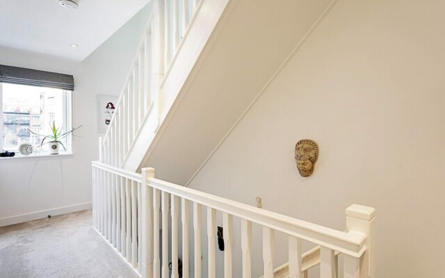Quiet and Spacious Four Bedroom House