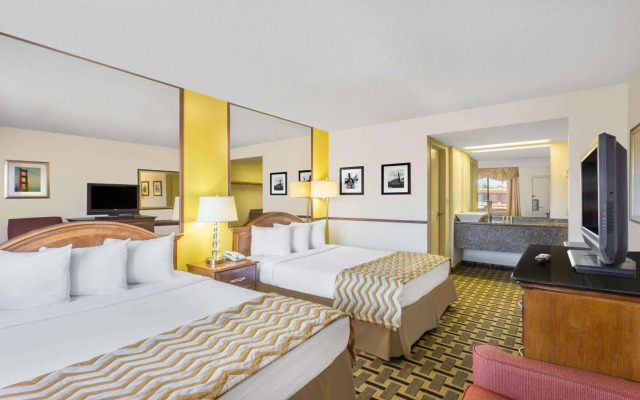 Travelodge by Wyndham Reno Downtown