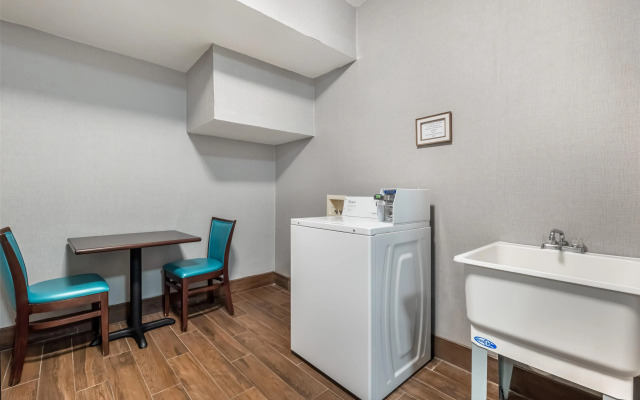 Best Western Plus Liberal Hotel & Suites