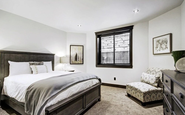 The Bogart House 5 Bedroom Home