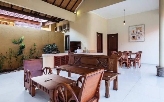 9-BR Private Pool Villa Walk to Seminyak Beach