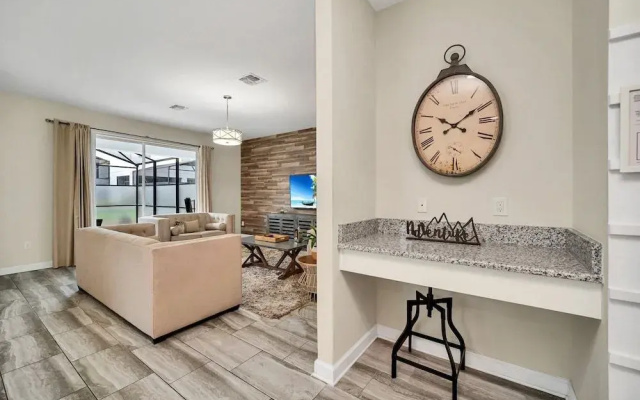 Gorgeous, Modern Home W/private Pool!