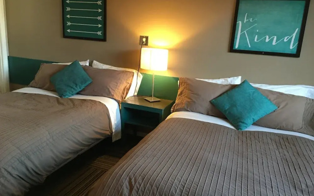 The Canterbury Inn of Downtown Invermere