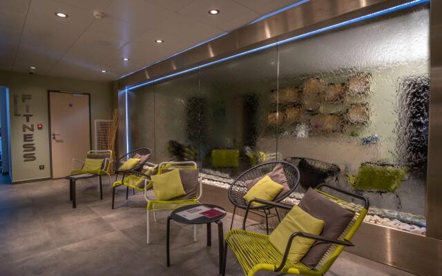 Kyriad Prestige Lyon Est - Saint Priest Eurexpo Hotel and Spa