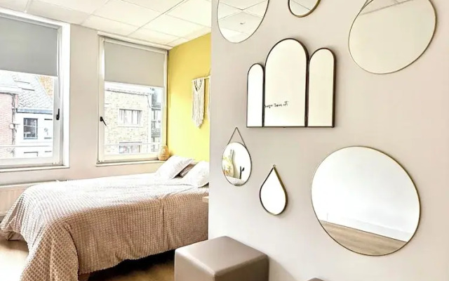 Spacious duplex in the center