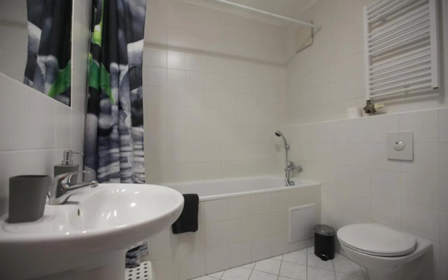 Koloseo residence. Free parking. Lake view.