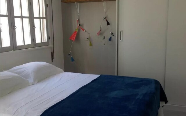 Apartment in Copacabana for up to 4 People 100m From the Beach Cavirio Nsc1003