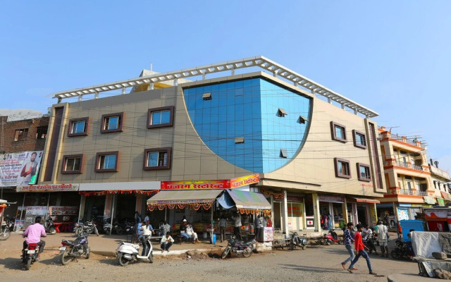OYO 22665 Hotel Dev Shree
