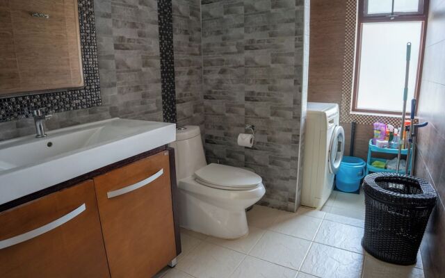 East Villa 4