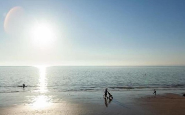 Garden Apartment On The Beach