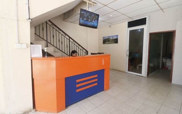 RedDoorz near Nagoya Hill Batam 2