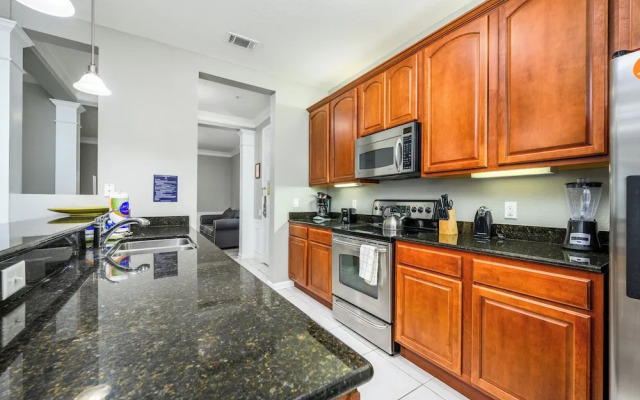 Beautiful Lake View Condo, Vista Cay-1004