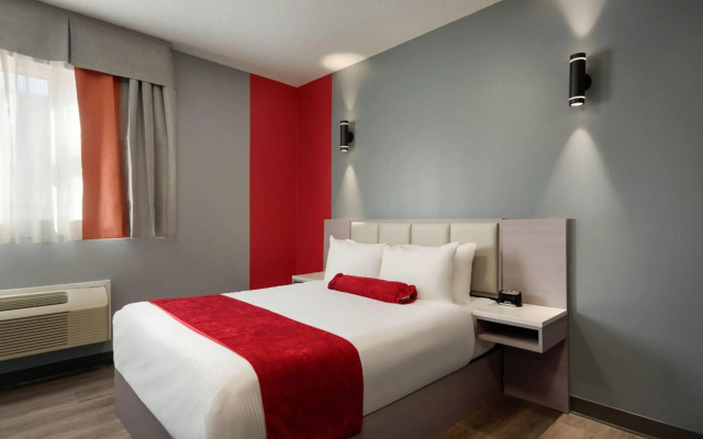 Ramada by Wyndham West Edmonton Hotel & Suites