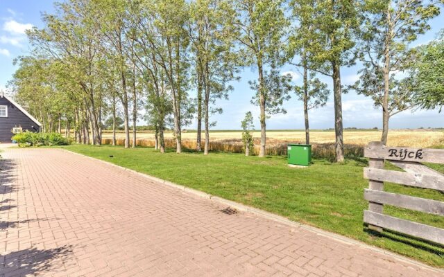 Holiday Home in Wissenkerke With Garden
