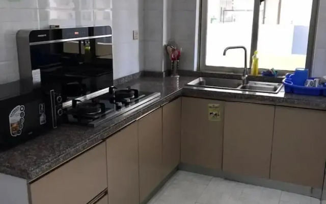 Lux Suites Spring Garden Apartments