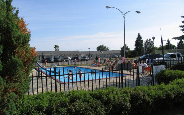 Seven Oakes Motel