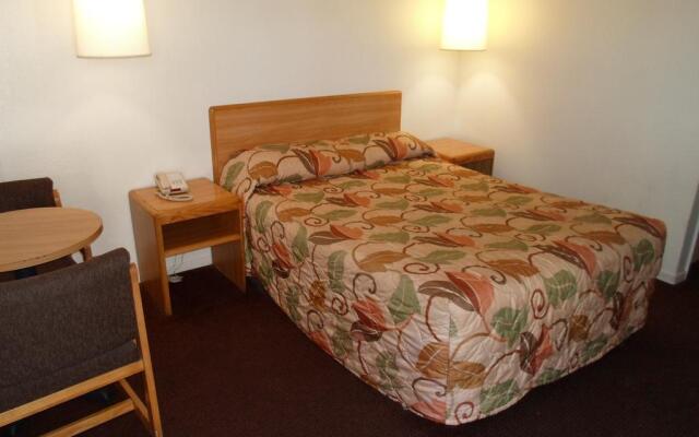 E-Z 8 Motel Newark