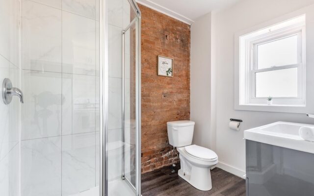 2BR Apt With Netflix - Close to Shopping Parks