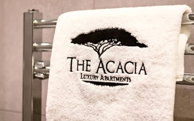 The Acacia, Luxury with Private Balcony + Parking