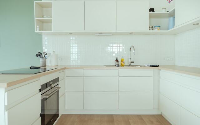 Delightful 2 Bedroom Apt | Balcony | Parking