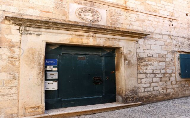 Old Town Baroque Palace Accommodation