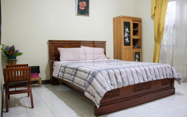 Villa Kota Bunga Allamanda