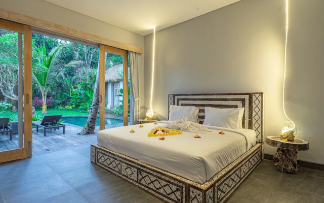 Brand new Luxury 3BR villa Ethnic Ubud 1