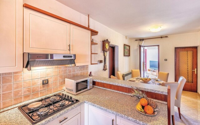 Stunning Home in Pula With Wifi and 4 Bedrooms