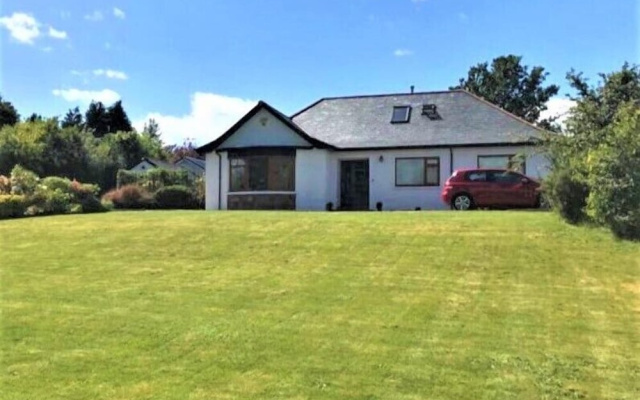 Chalet on the Green