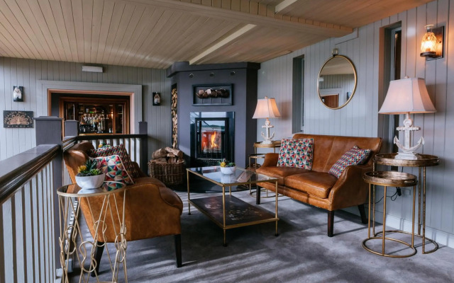 Wineport Lodge