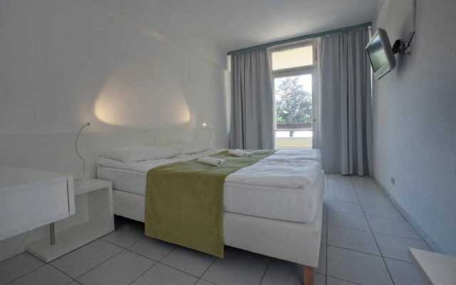 Holiday Hotel Csopak