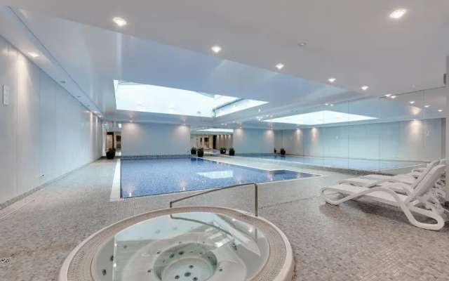 Waterlane Riverside SPA, Pool & Gym by Downtown Apartments