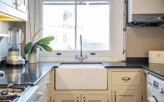 Spacious Central Hove Beach Flat