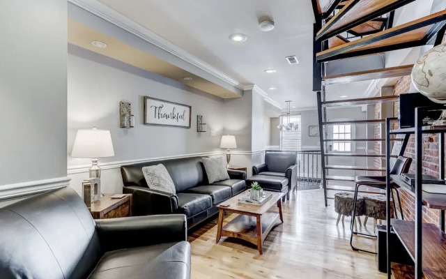 Upscale Home W/rooftopdeck&parking Near Stadiums