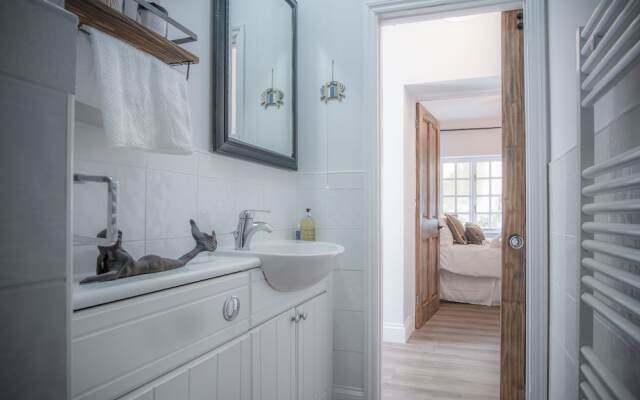 The Sand Castle - 2 Bedroom Apartment - Tenby