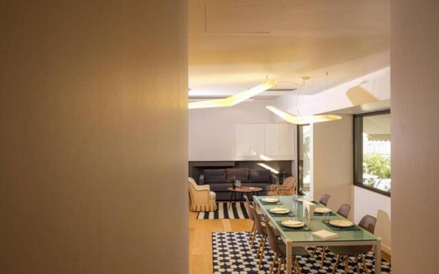 Urban Luxury Homm Apt. In Deinokratous Str.