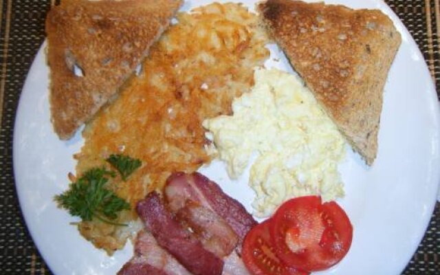 Lakeshore Paradise Bed And Breakfast