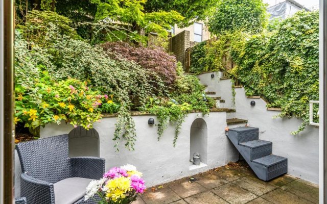 Stunning 4 Bedroom House in Central Bath